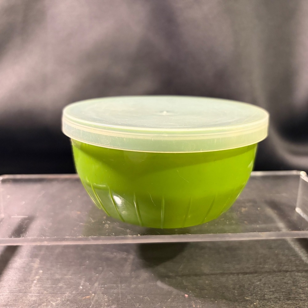 Vintage Lime Green Ribbed Plastic Snack Bowls with Lid Set of 4 Retro MCM